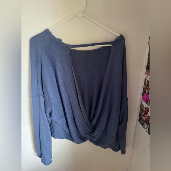 adorable open back aerie sweater - Picture 3 of 3